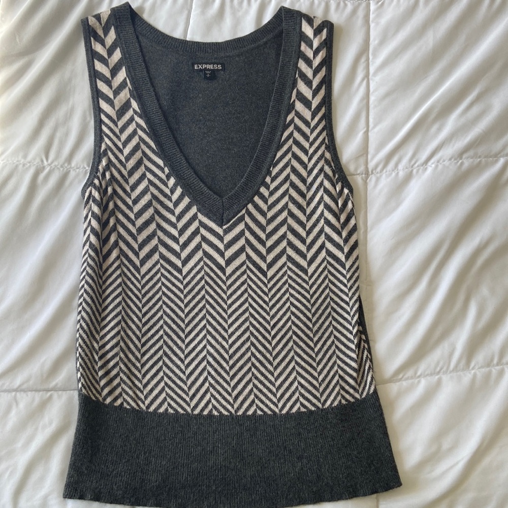Express sweater vest grey Herringbone Pattern